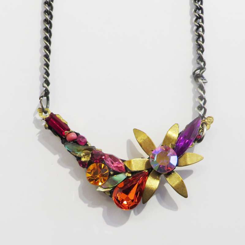 Small V-Necklace